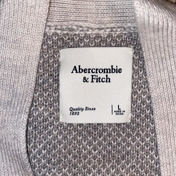 NWT Abercrombie &Fitch Cardigan - Picture 2 of 5